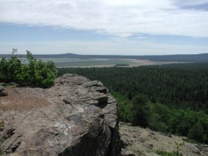 Views from the lookout at the end of the Lakeview trail